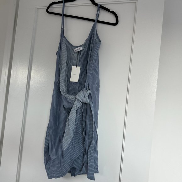 NWT Faithfull The Brand Kara Wrap Mini Dress V-neckline Sz M Oxford Blue Stripe - Picture 6 of 10